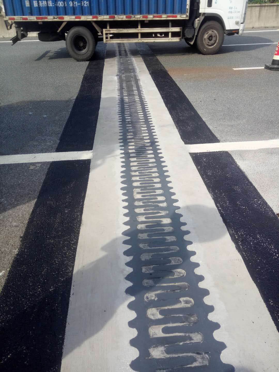 靜音型橋梁伸縮縫