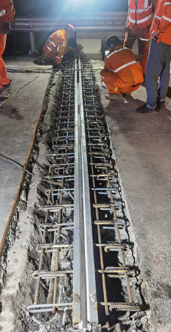 d80型橋梁伸縮縫施工